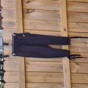 🏵️ Gym Shark Capri Sweatpants 🏵️